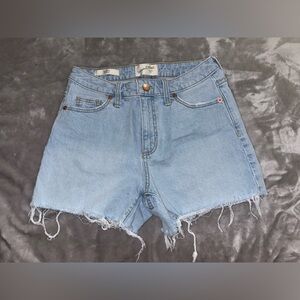 UNIVERSAL THREAD JUNIOR/WOMEN JEAN SHORTS